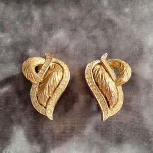 Trifari Vintage Earrings Clip-on Goldtone Feathers With White Stones